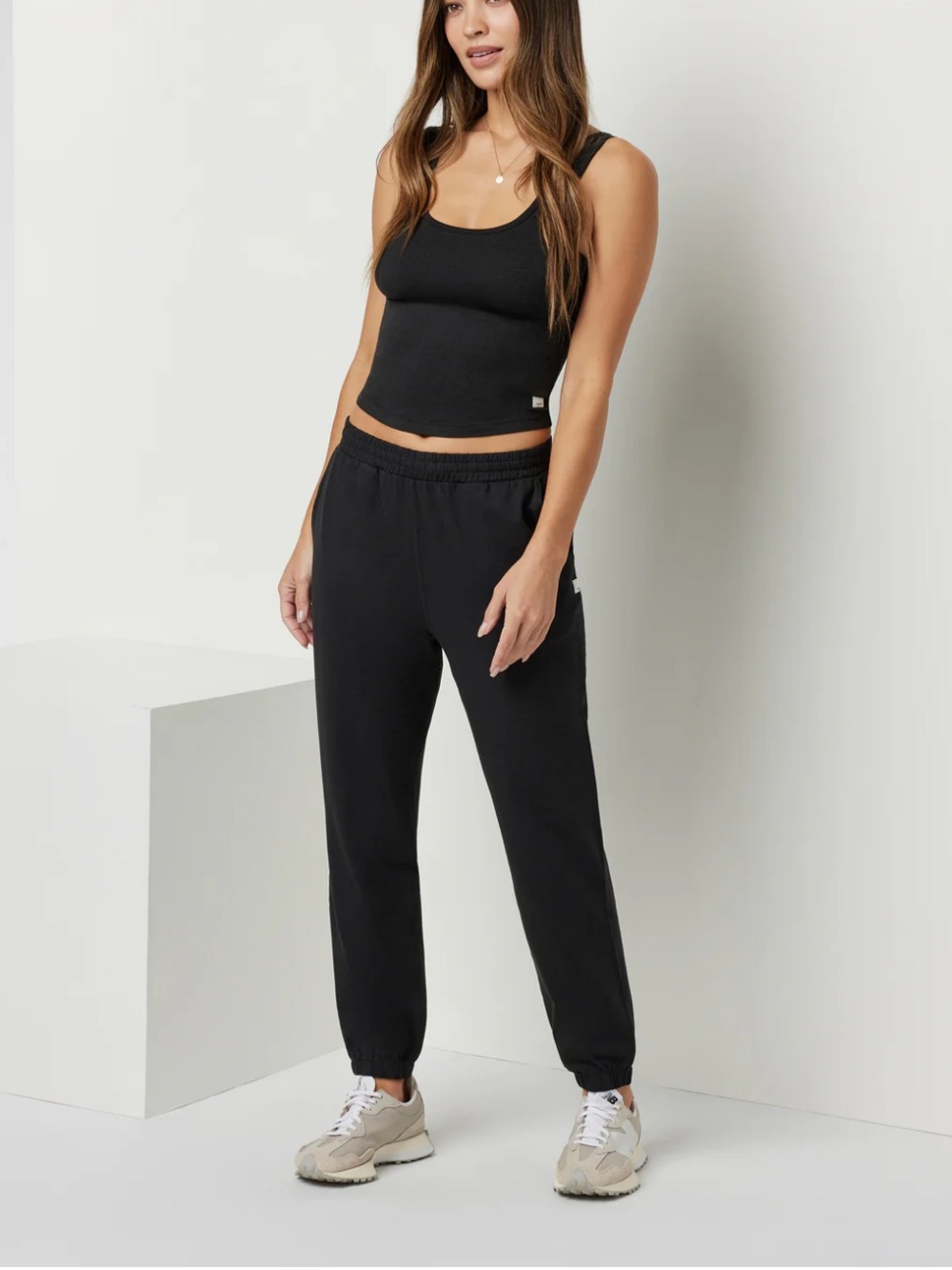 Vuori NWT Boyfriend Jogger in Black Heather size XS 🥰